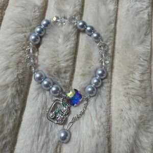 Elegant Silver Pearl Bracelet with Crystal Accents